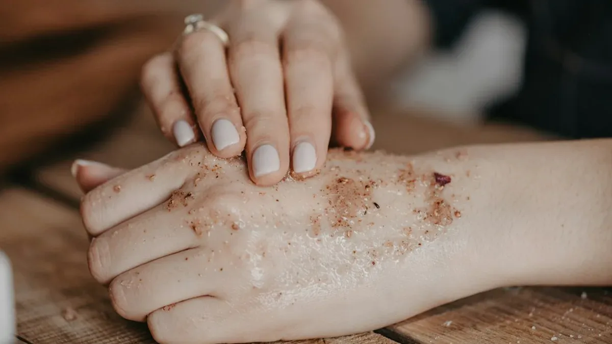 gommage maison — Gommage maison : recette gommage visage peau grasse
