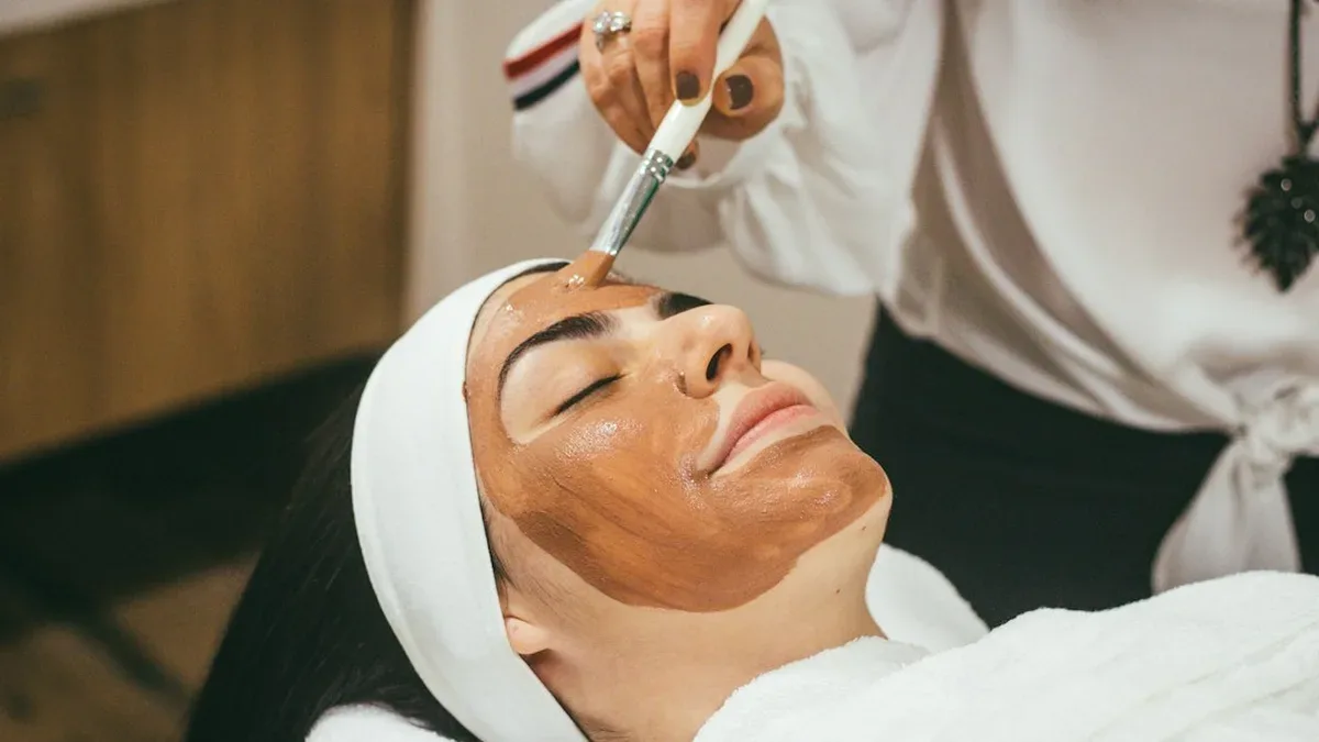 soins visage point noir — Soins visage point noir : Extraction point noir institut prix